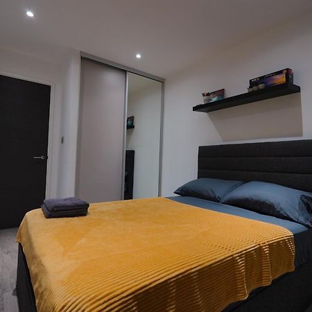 Smart Apartment Close To Watford Atria And Station Buitenkant foto