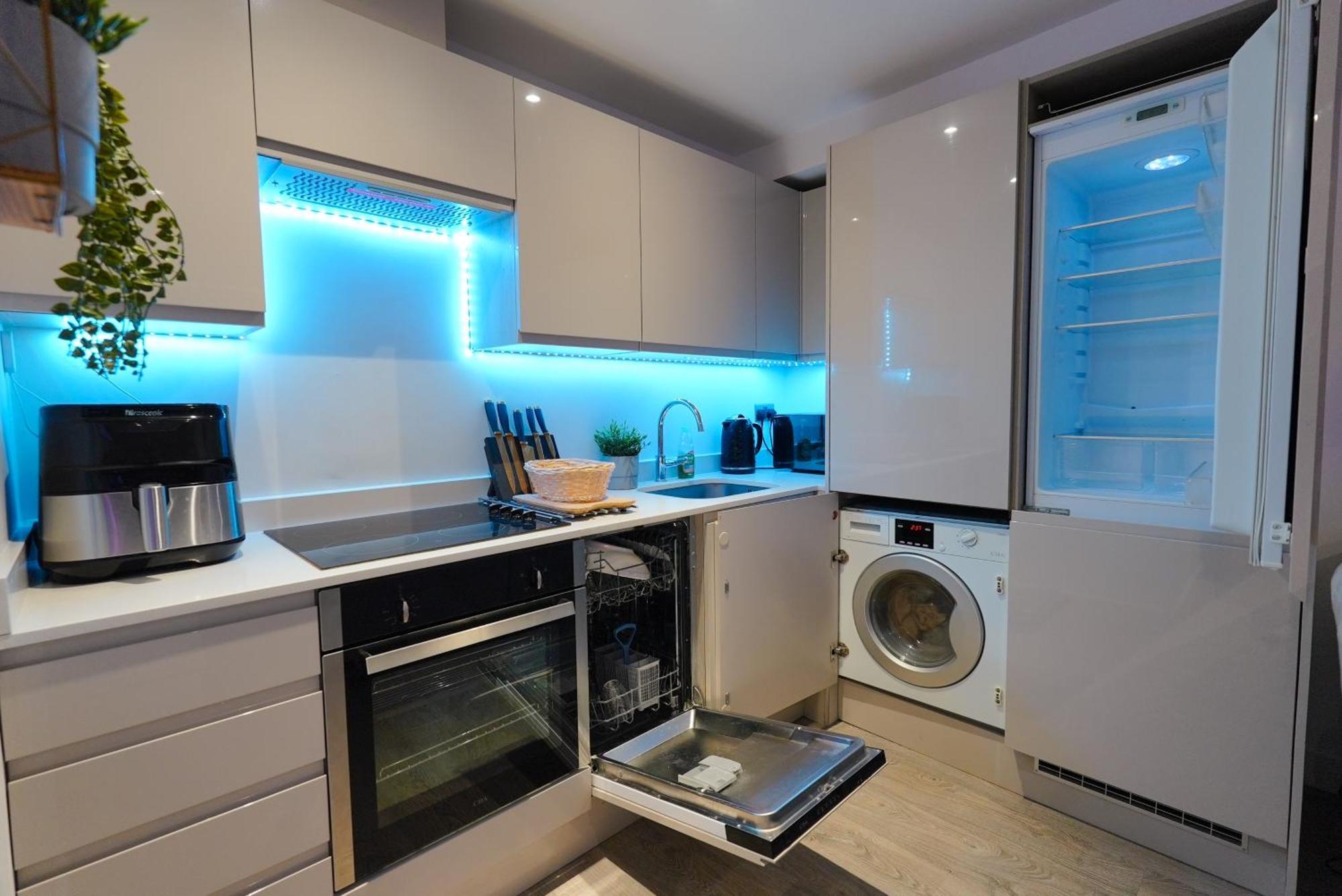 Smart Apartment Close To Watford Atria And Station Buitenkant foto